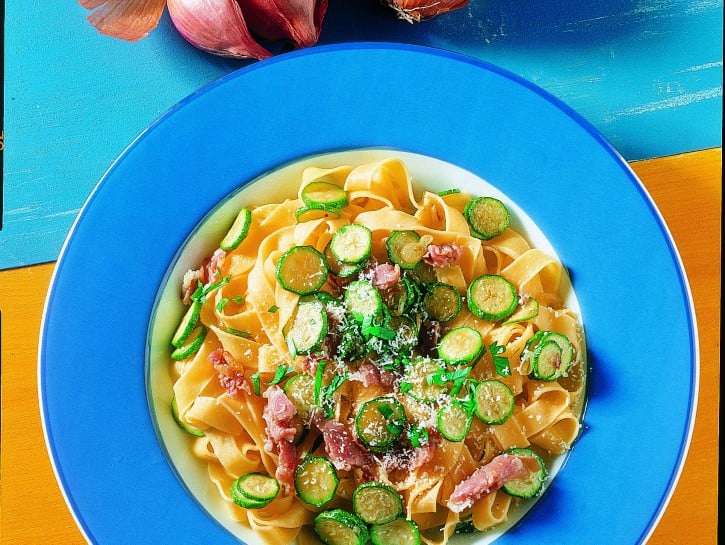 Ricetta Tagliatelle Zucchine E Prosciutto Donna Moderna