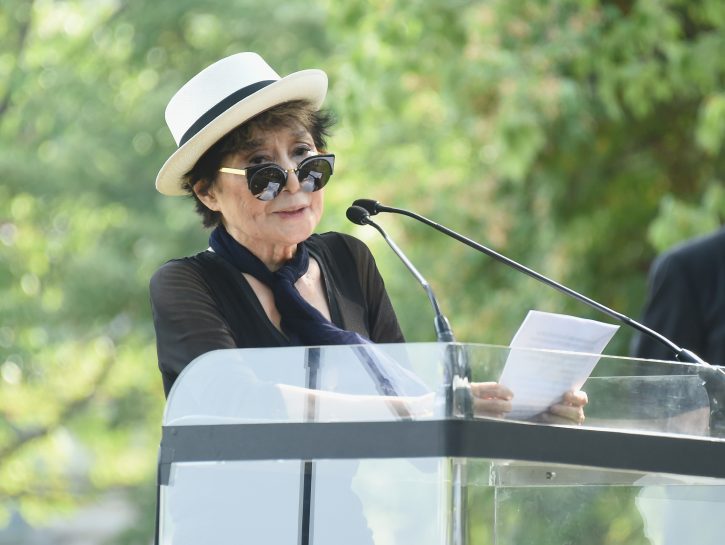 Auguri Yoko Ono I Suoi Primi 90 Anni Donna Moderna