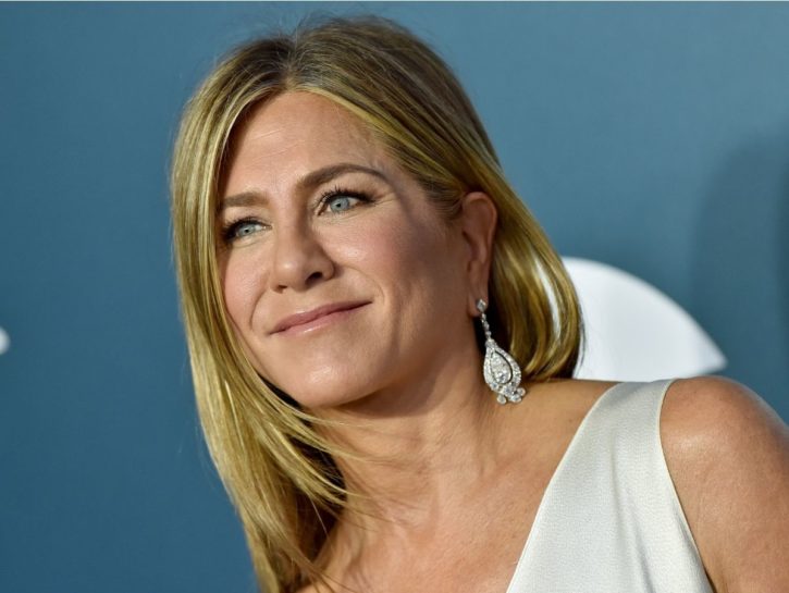 Buon compleanno Jennifer Aniston simbolo di femminilità e fascino