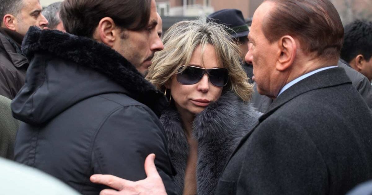 Le Donne I Figli I Nipoti Il Patriarca Berlusconi Donna Moderna