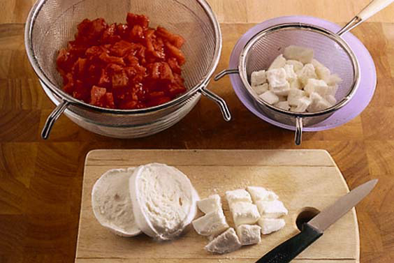 Ricetta Panzerotti al pomodoro e mozzarella - Donna Moderna