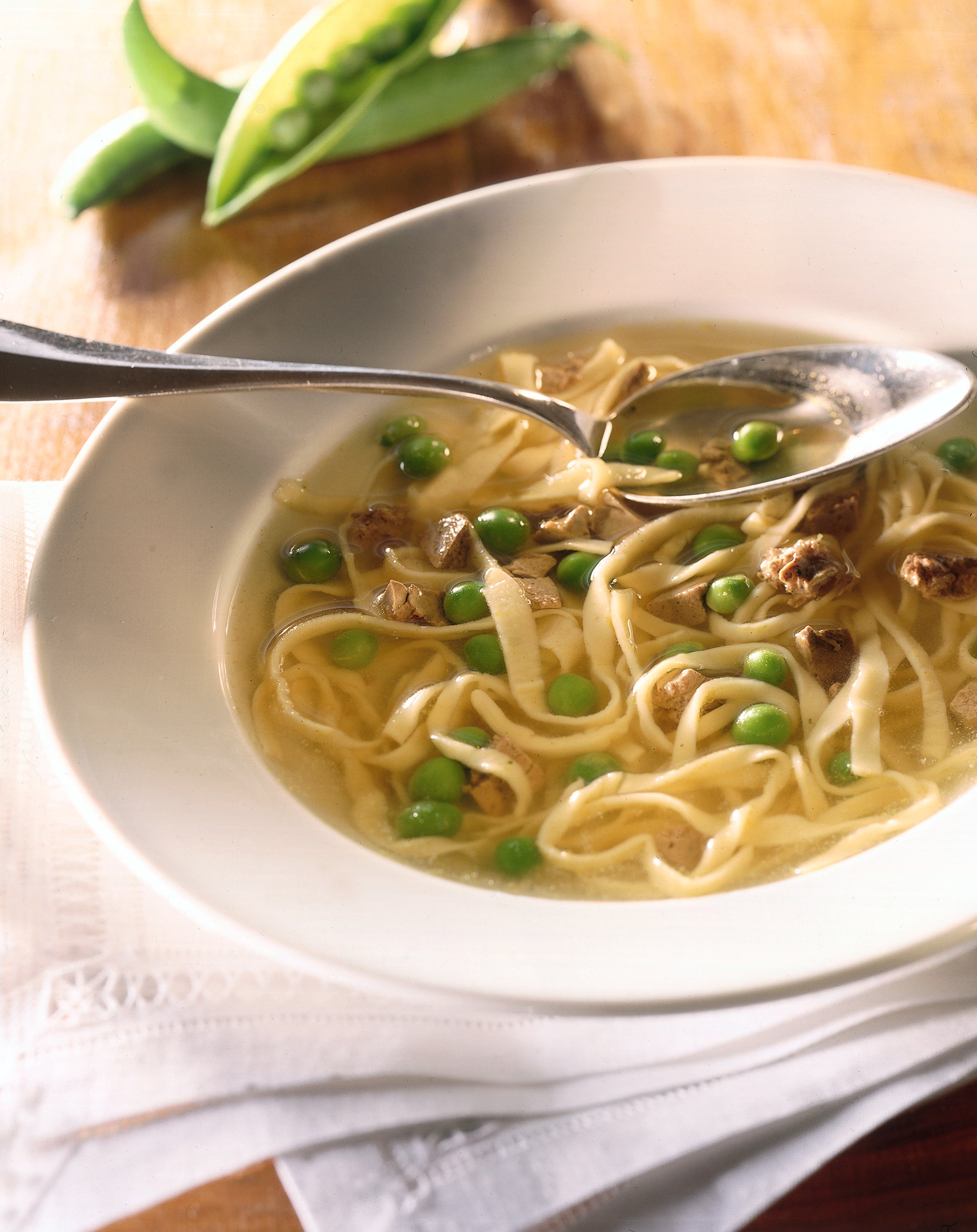 Ricetta Tagliolini in brodo con piselli e fegatini - Donna ...