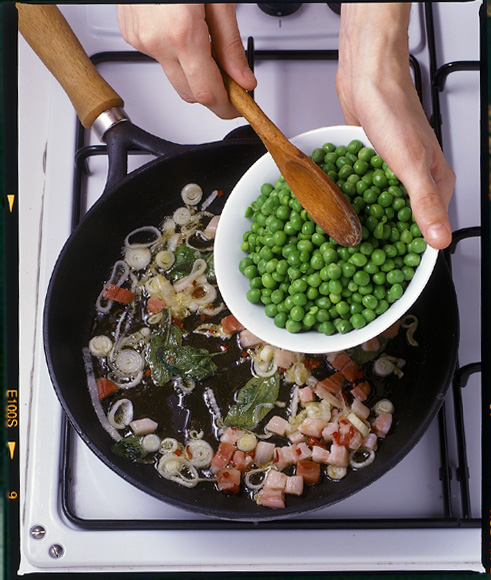 Ricetta Filetti di orata ai piselli - Donna Moderna