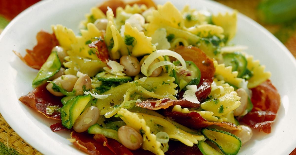 Farfalle, Zucchine E Fagioli Con Crudo Tostato - Donnamoderna