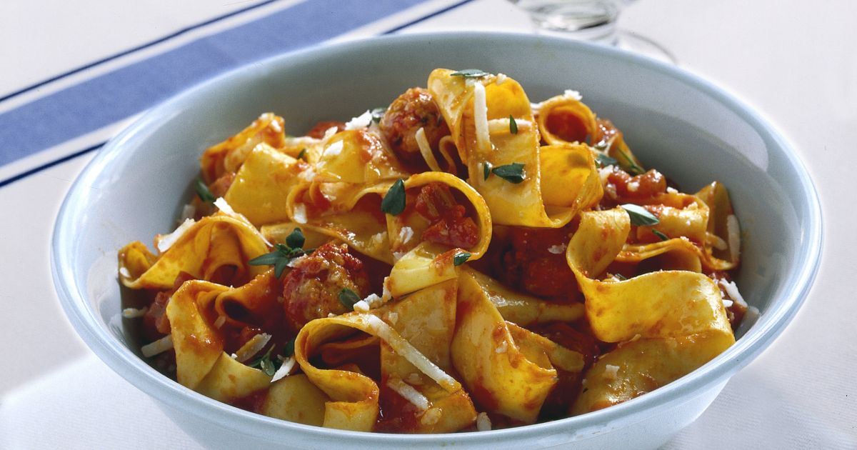 Ricetta Pappardelle Con Polpettine Al Sugo - Donna Moderna