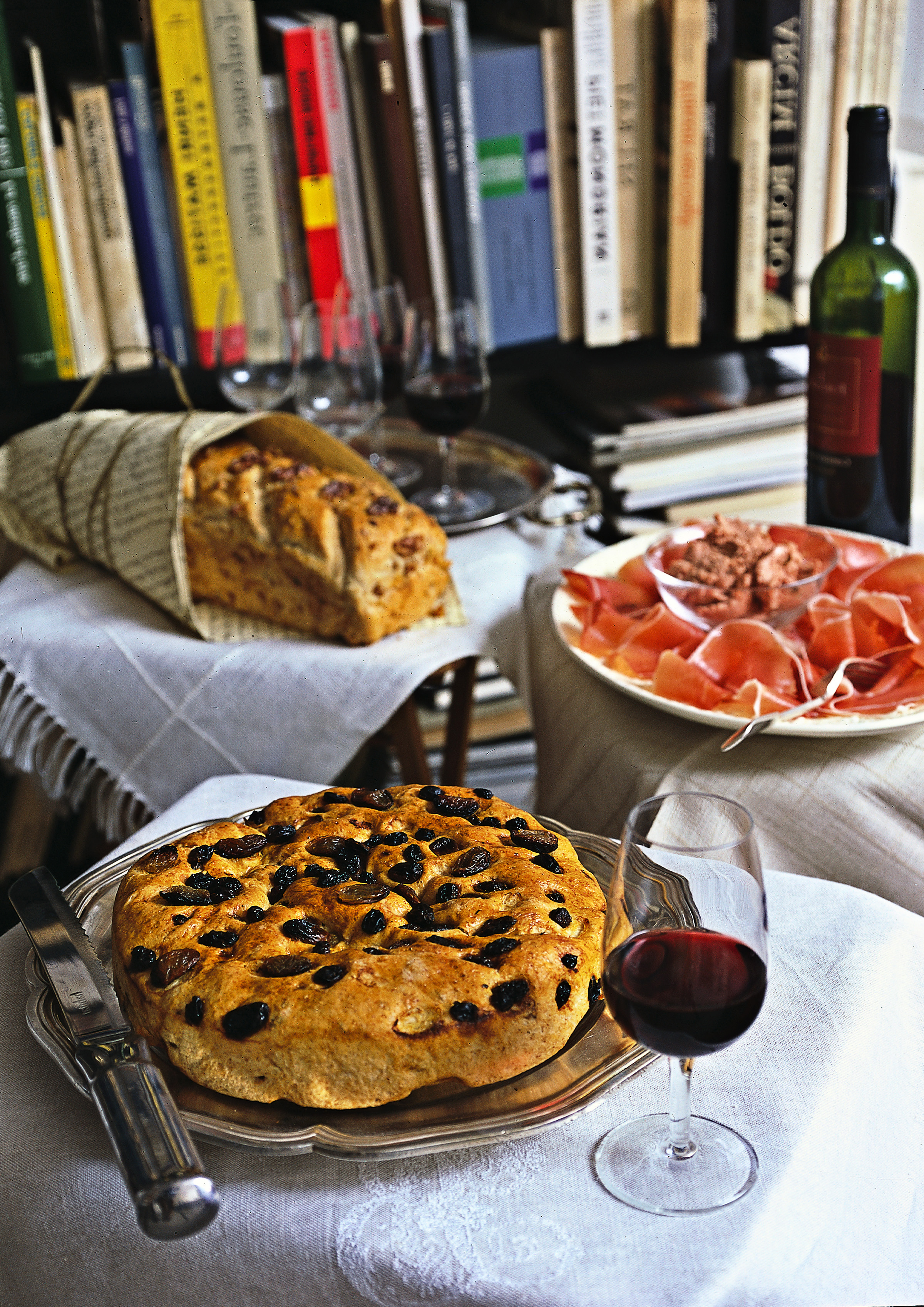 Ricetta Pane alle noci e pane all'uvetta - Donna Moderna