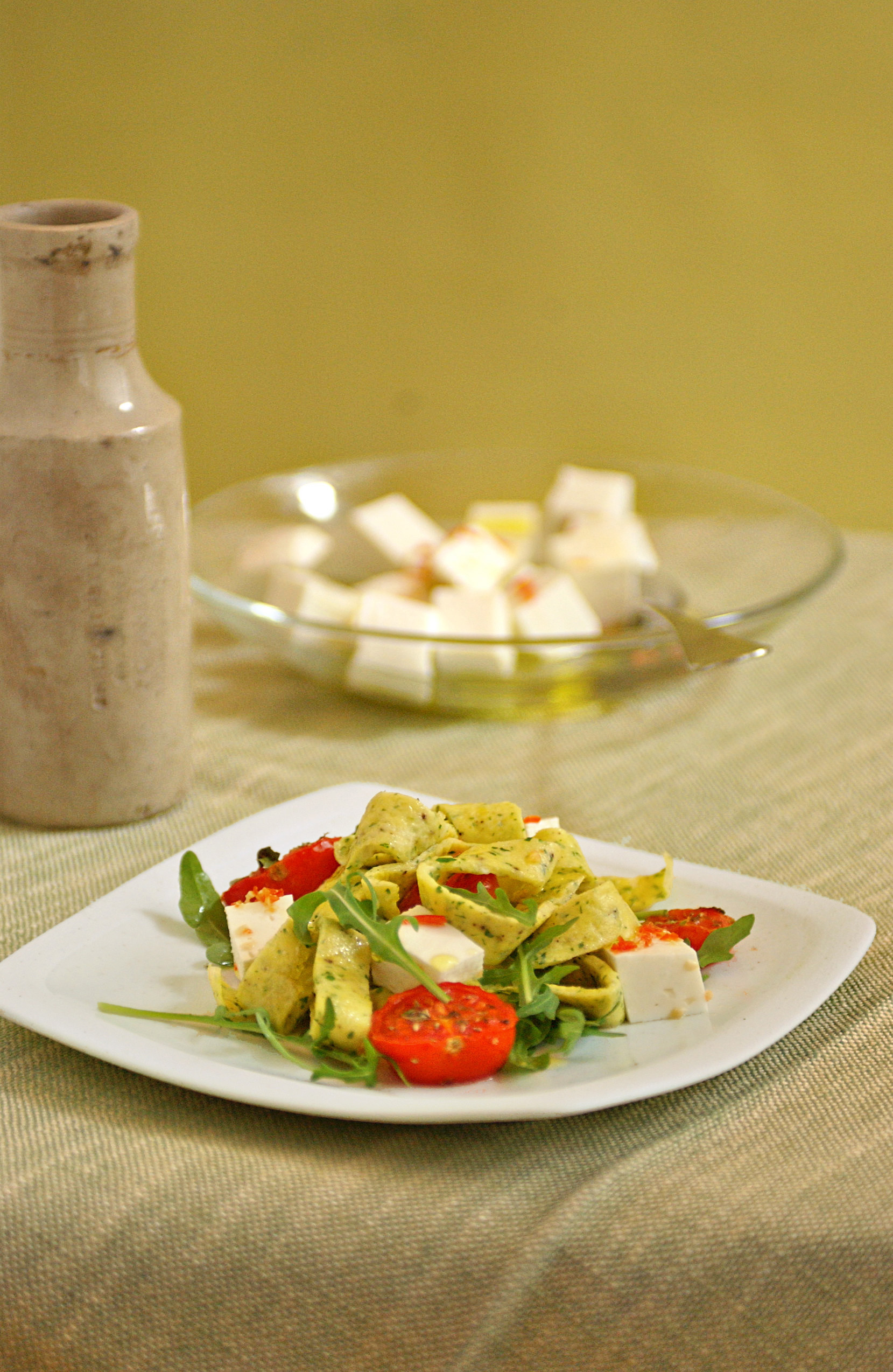 Ricetta Insalata di tagliatelle di frittata con formaggio ...