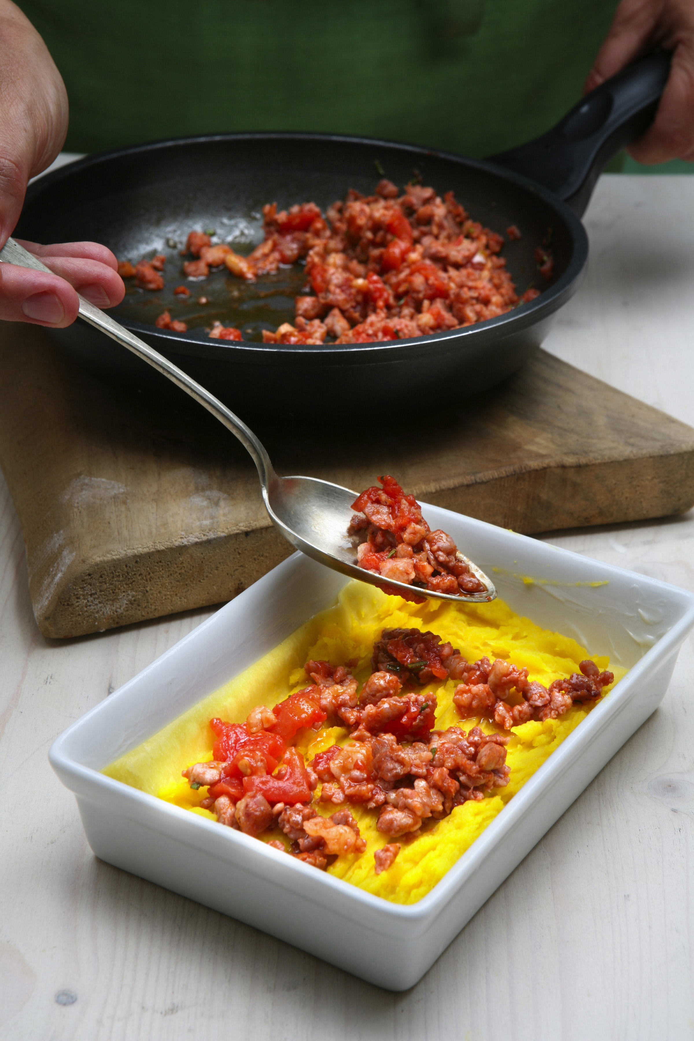 Ricetta Lasagne alla crema di zucca con ragù di salsiccia ...