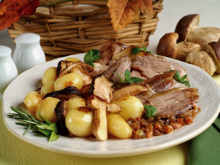 Ricetta Spalla Di Agnello Ai Funghi Donnamoderna