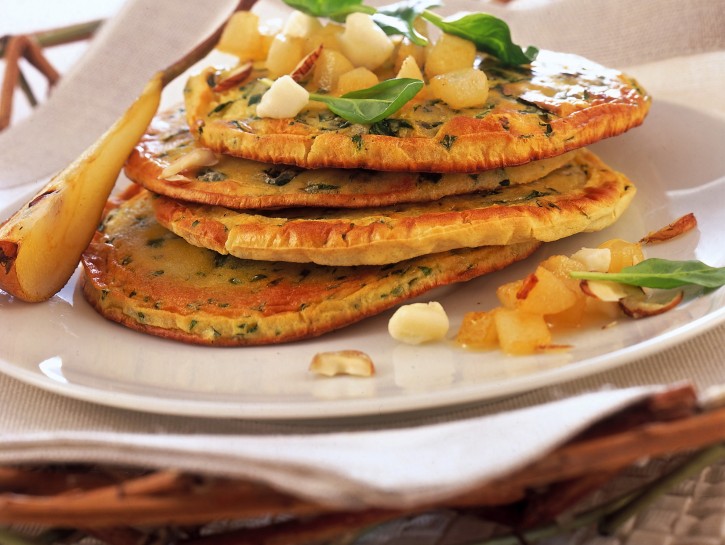 Ricetta Blinis di spinaci con pere e taleggio - Donna Moderna