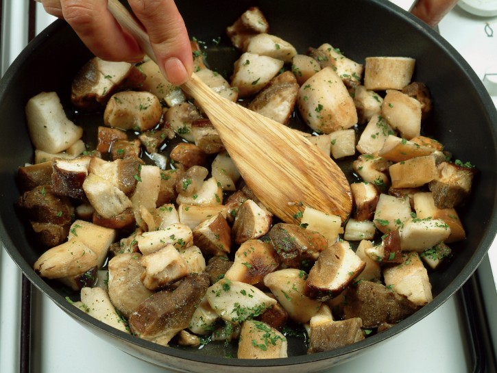 Ricetta Zampone con fonduta ai porcini - Donnamoderna