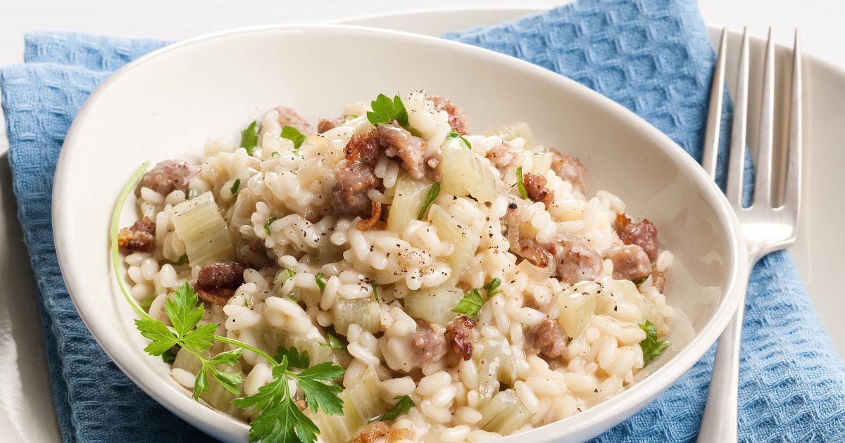 Risotto con salsiccia e scalogno - Donnamoderna