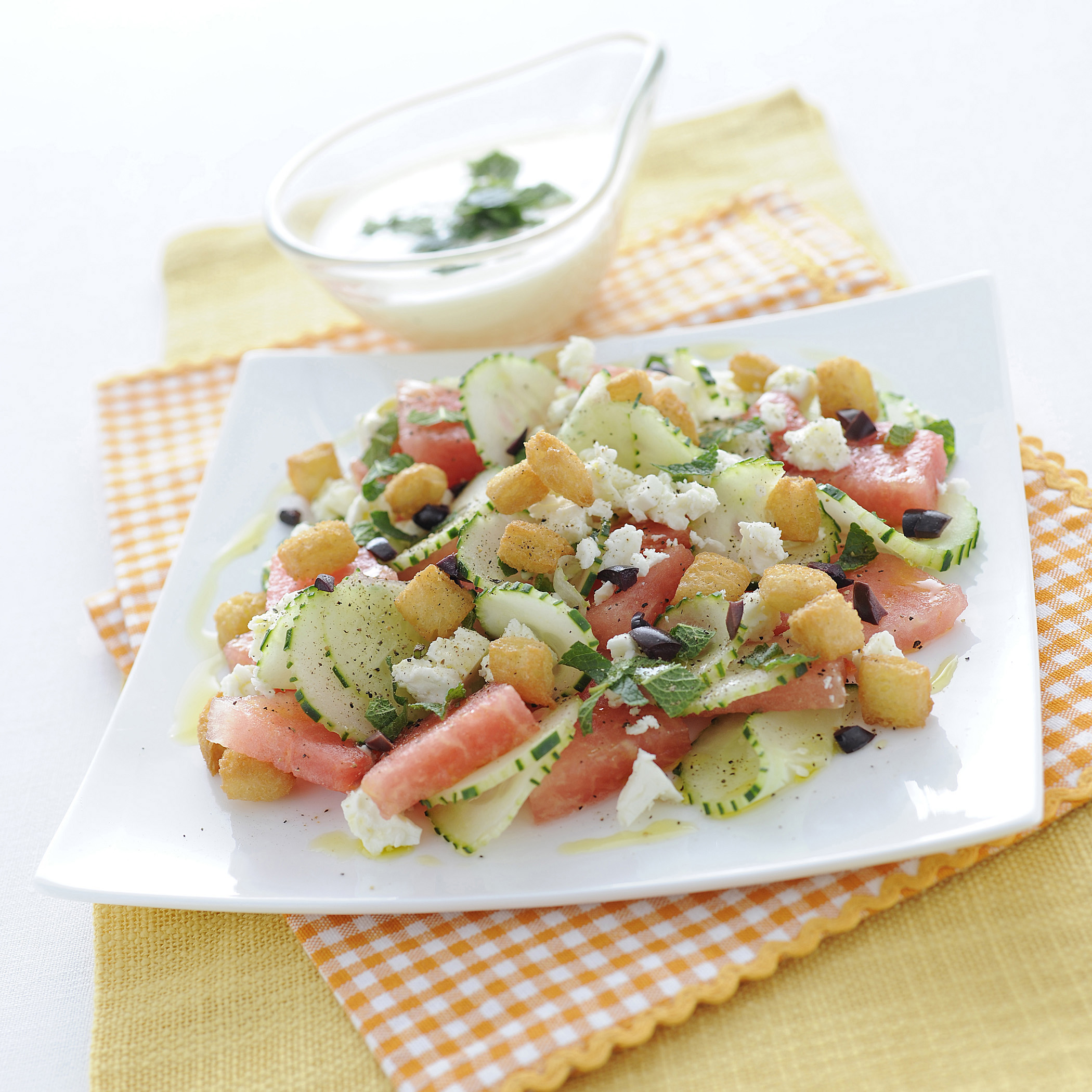 Ricetta Insalata di anguria con feta e olive - Donnamoderna