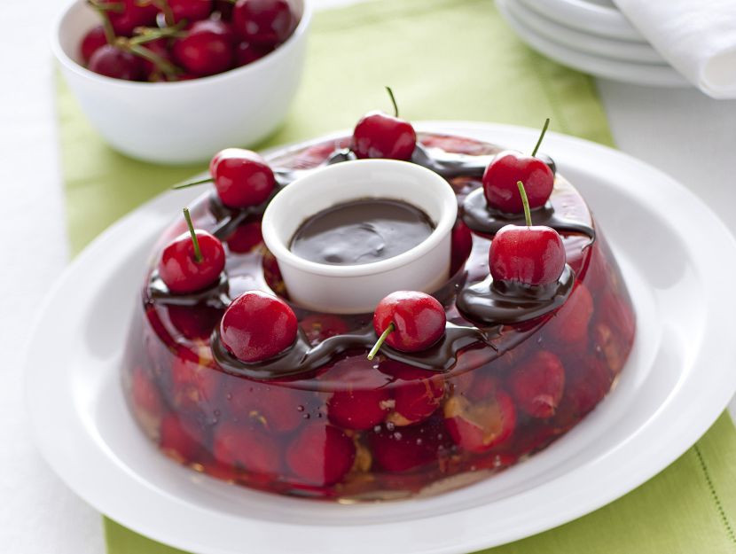 Ricetta Aspic di ciliegie al cioccolato - Donnamoderna