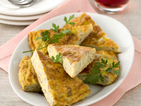 Tognana Porcellane - Quante ricette conosci per la frittata? E qual è la  tua preferita? 🍳 Noi proprio non sapremmo scegliere! 😋 Di una cosa però  siamo sicuri: con la Padella Doppia