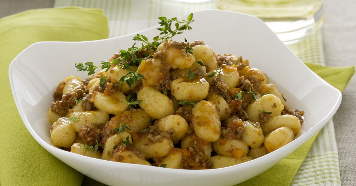 Ricetta Gnocchi cosentini con ragù di agnello - Donna Moderna