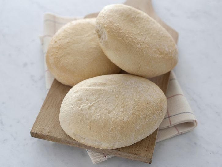 PANE ARABO ricetta in forno che viene gonfio e con una tasca perfetta