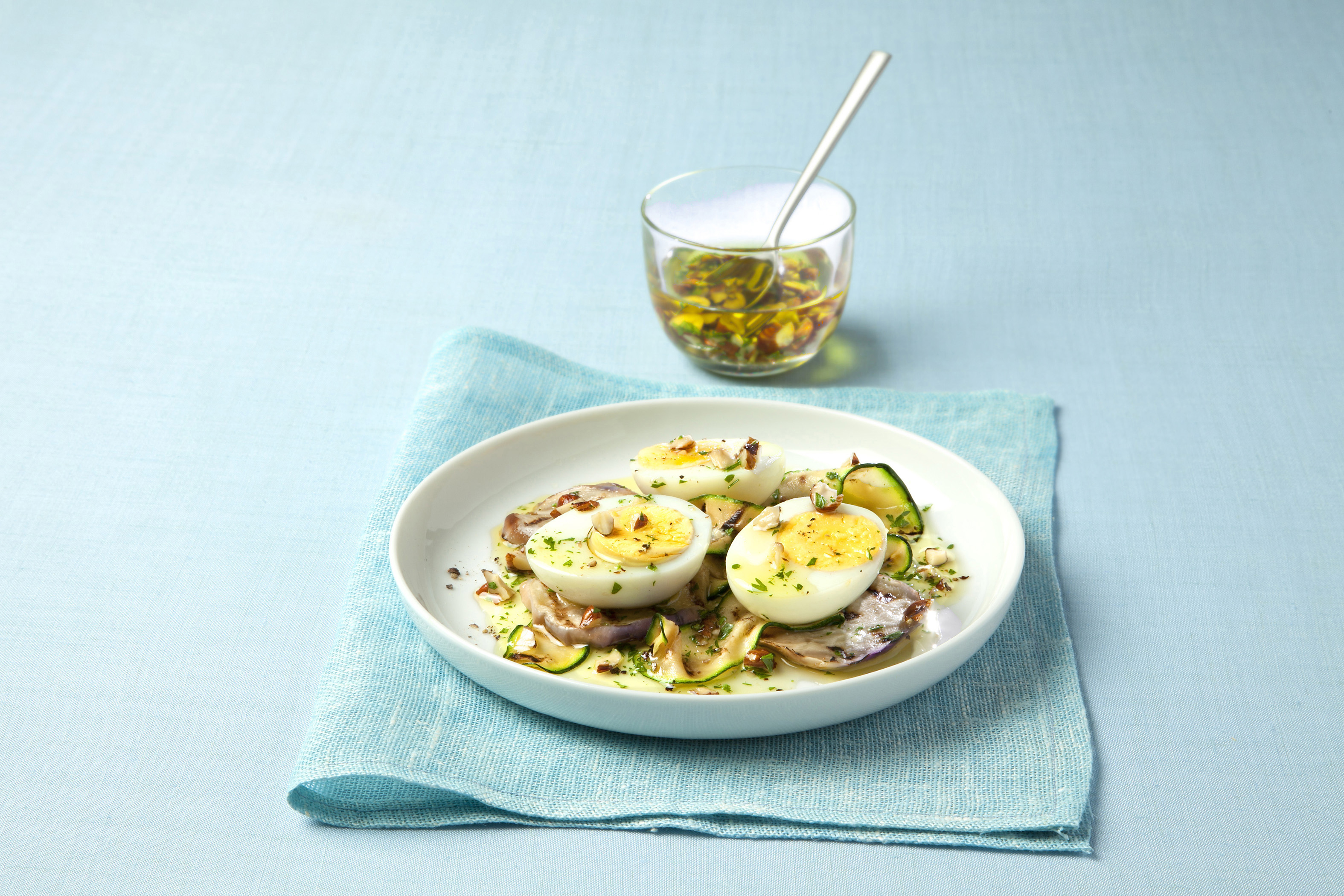 Insalata di verdure grigliate e uova sode: la ricetta del piatto leggero e  gustoso