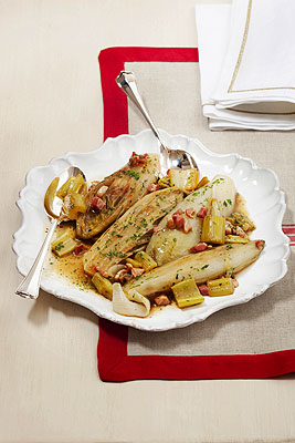 Mezze penne con insalata belga e tonno