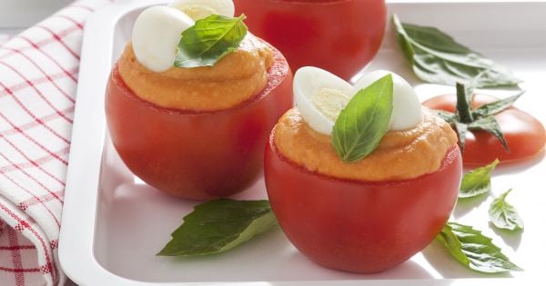 Ricetta Nidi Con Pappa Al Pomodoro E Uova Donna Moderna