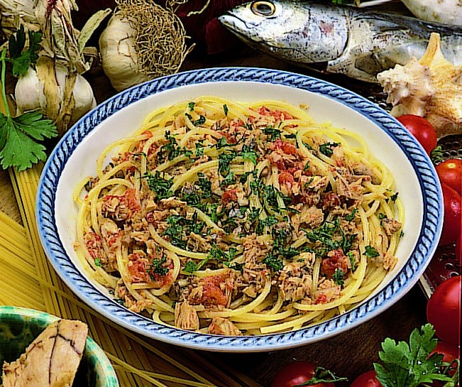 Ricetta Spaghetti Con Il Tonno Alla Messinese - Donna Moderna