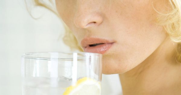 Acqua E Limone La Sera.Acqua E Limone Il Nuovo Elisir Di Bellezza Donna Moderna