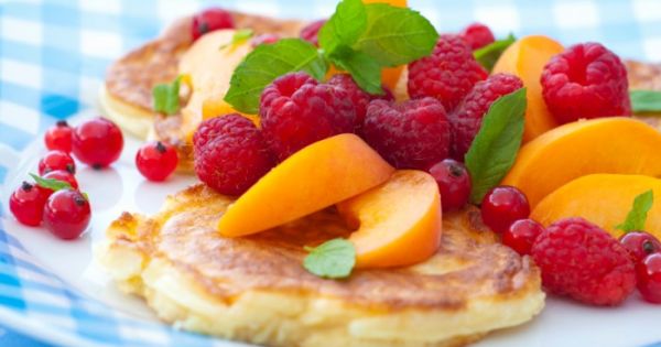 Ricetta Pancakes con salsa ai frutti di bosco - Donna Moderna