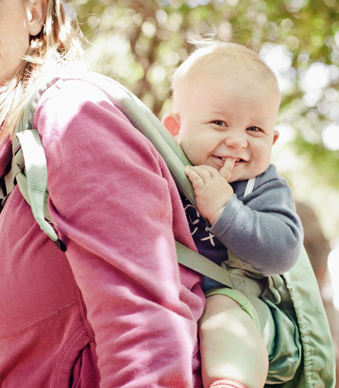 Babywearing: vantaggi e consigli - The Womoms