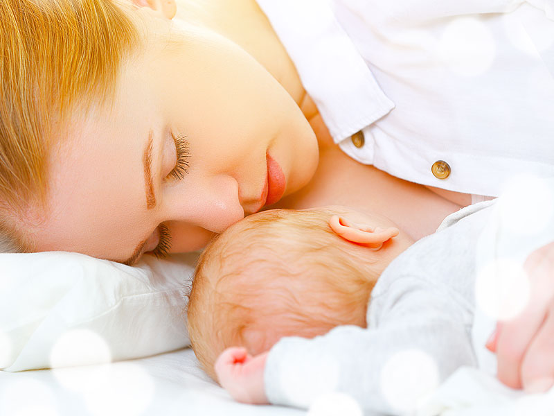 IL COSLEEPING: DORMIRE CON MAMMA E PAPA' FA BENE - Universo Bimbo