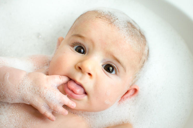 Come rimuovere la crosta lattea del neonato - I Consigli dell'ostetrica 