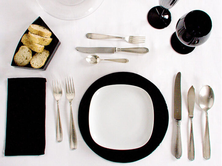 Come Si Prepara Il Tavolo Da Pranzo.Le Regole Del Galateo Per Apparecchiare La Tavola Elegante Donna Moderna