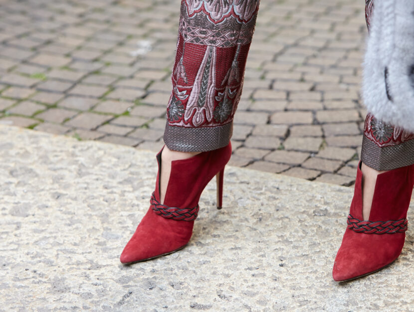 Scarpe rosse da donna: in vernice, basse, con tacco medio, largo basso -  Donna Moderna