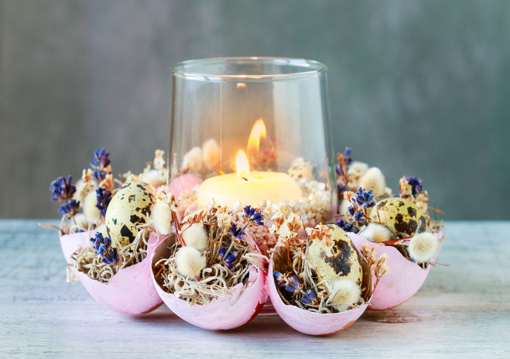 Centrotavola di Pasqua con candele