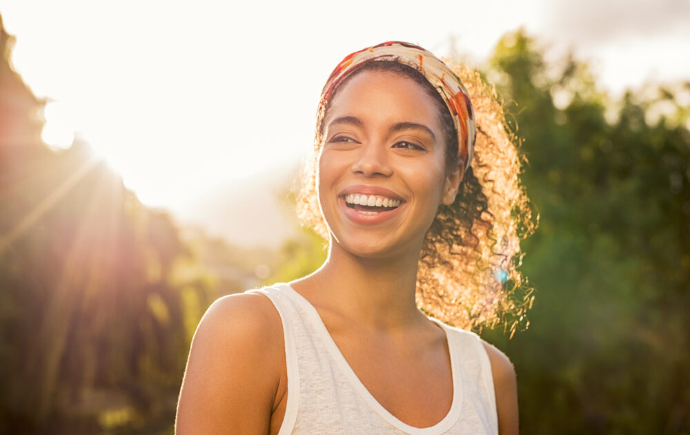 Frasi Sul Sorriso Citazioni Da Canzoni E Aforismi Da Condividere Sui Socia Donna Moderna