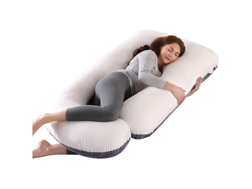Body pillow (cuscino da gravidanza): a cosa serve e perché fa bene a tutte