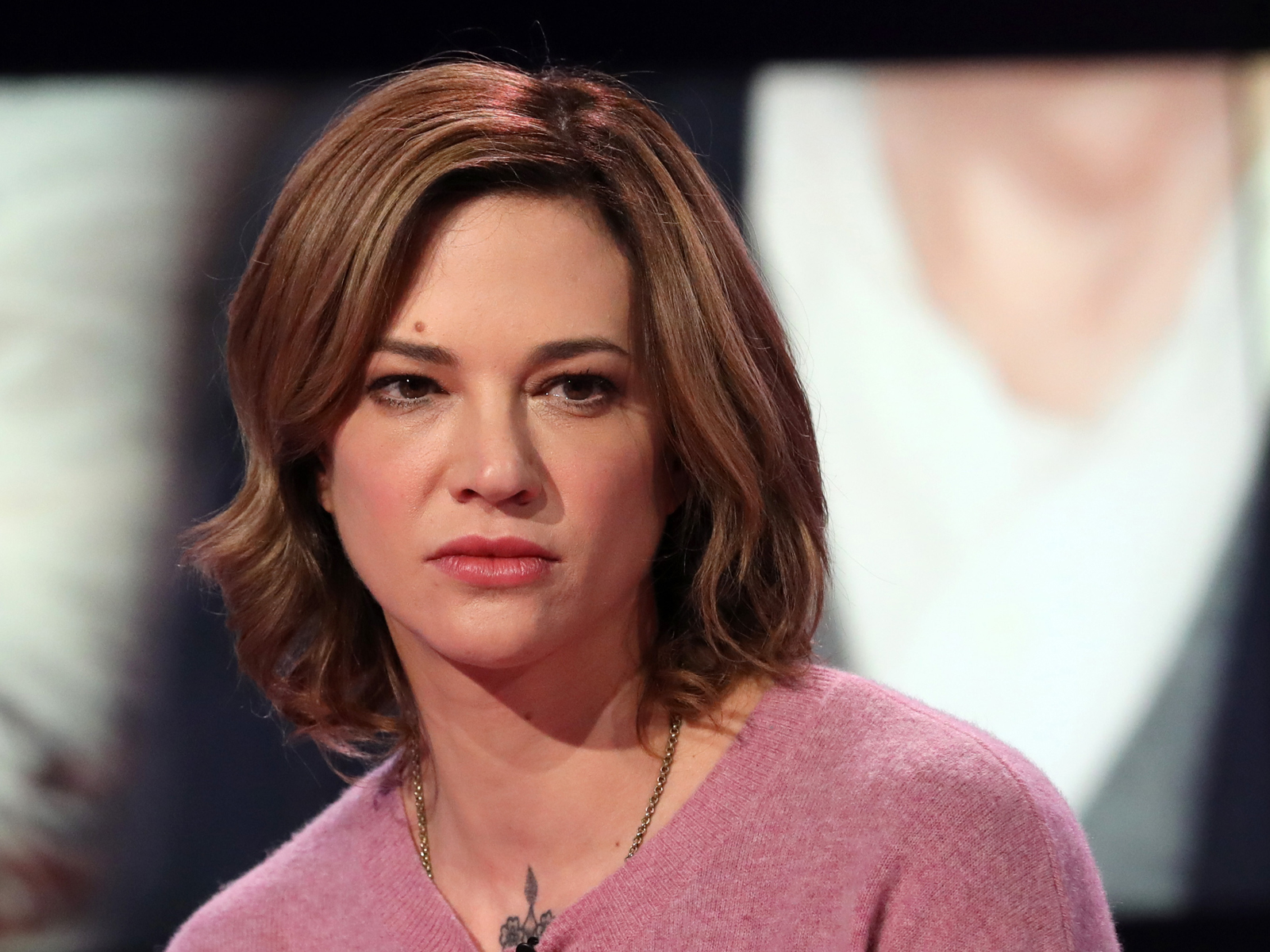 Asia Argento: «Quella maschera per nascondere le mie fragilità» - Donna  Moderna