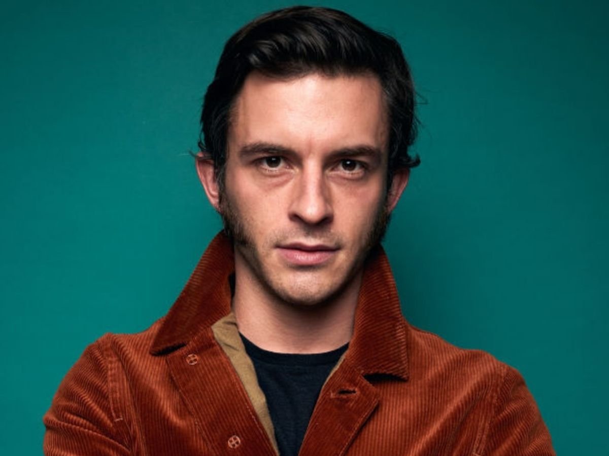 Chi è Jonathan Bailey, il protagonista della seconda stagione di Bridgerton  - Donna Moderna