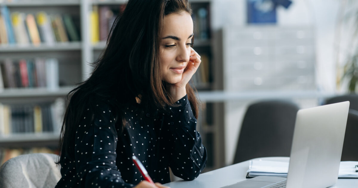 Come si fa a guardare un profilo LinkedIn in modo del tutto