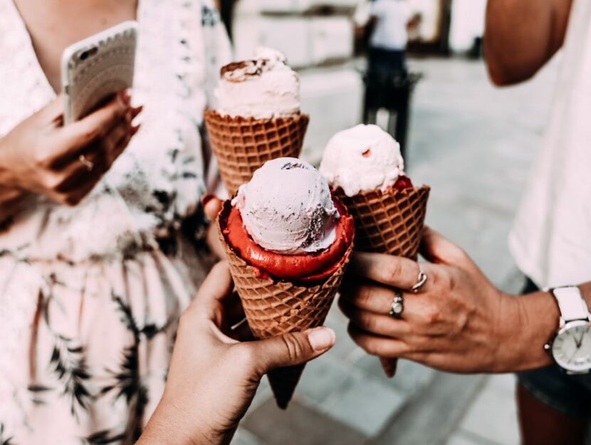 Come rimuovere le macchie di gelato dai vestiti