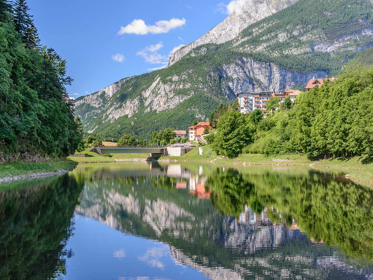 I laghi più belli: cinque Vele blu per il Garda occidentale e Molveno -  Montagna