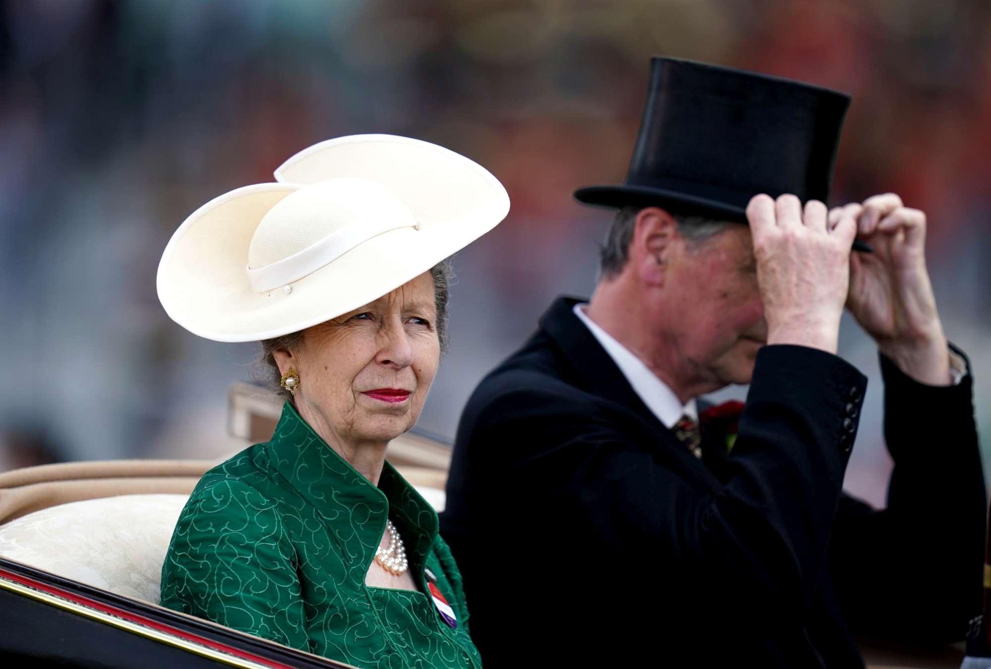 Royal Ascot 2023, dalla regina Camilla a Sophie di Edimburgo: l'eleganza  dei reali - Donna Moderna