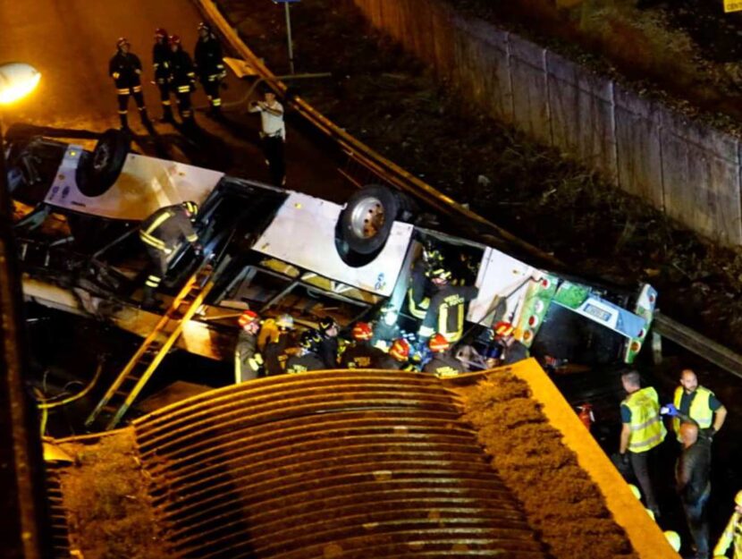 Bus precipitato da cavalcavi a Mestre