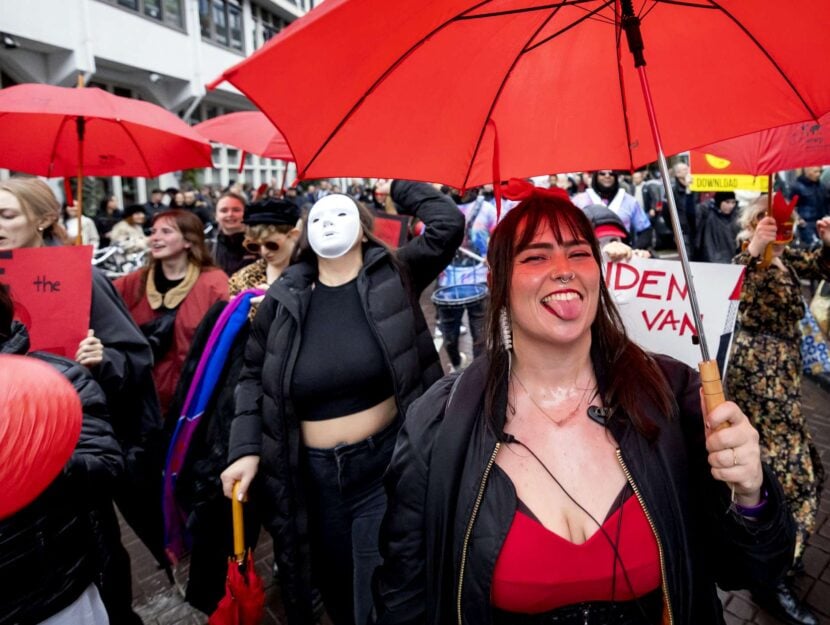 Proteste nel quartiere a luci rosse di Amsterdam