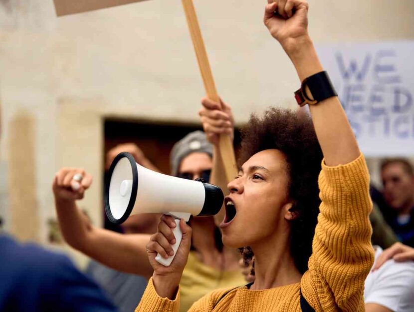 Una manifestazione per rivendicare i diritti delle donne