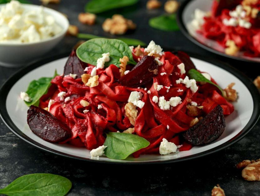 Pasta con barbabietola e feta