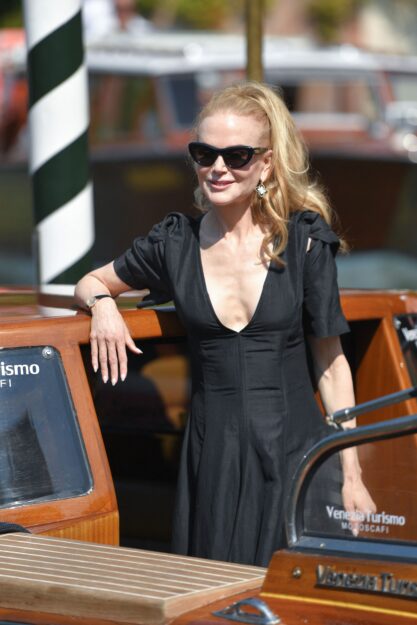 Nicole Kidman, look delle over 50 a Venezia