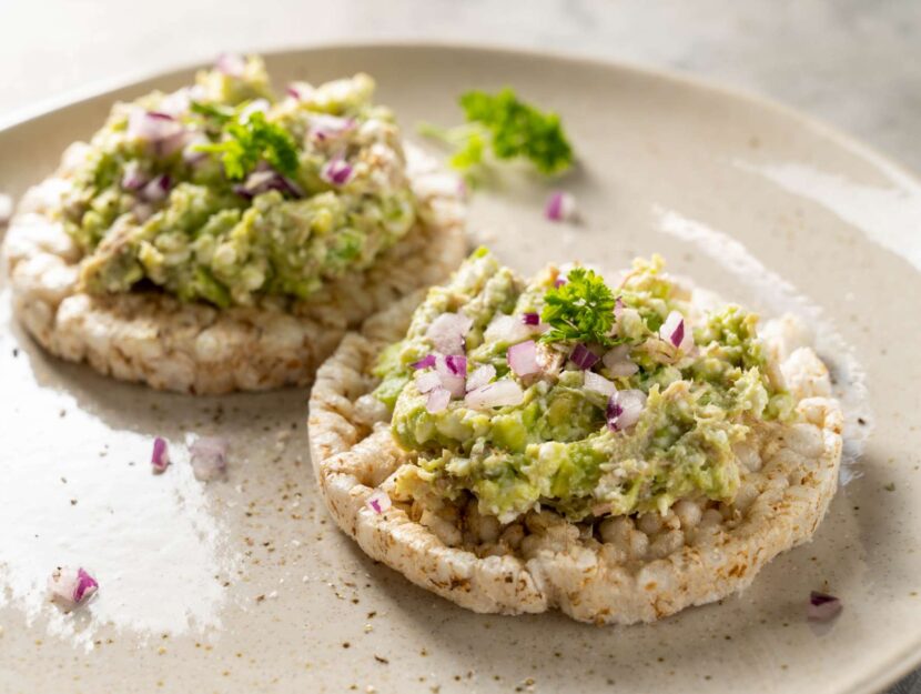 Insalata cremosa di tonno e avocado