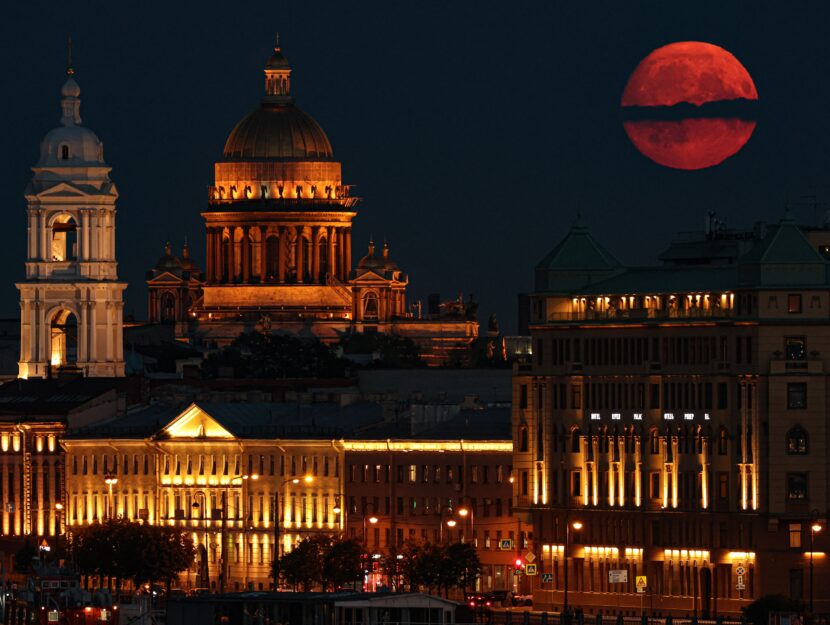 super luna a San Pietroburgo