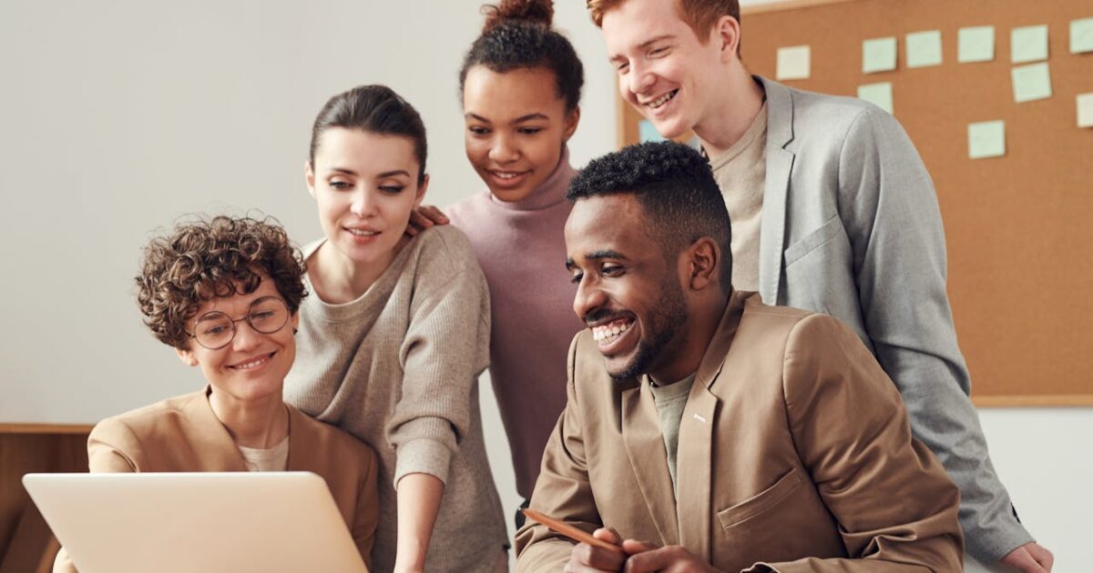 Amicizie sul lavoro: come gestirle e farle durare