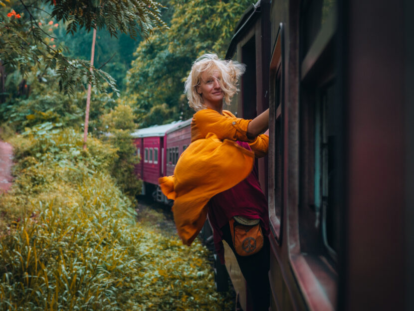 donna sul treno in sri lanka